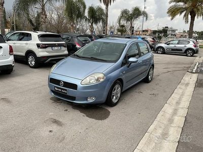 Usata Fiat Grande Punto Emotion 90 CV (66 kW) 2006 Blu Utilitaria