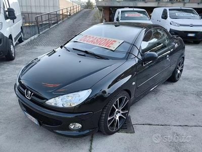 Usata Peugeot 206 CC RC 108 CV (79 kW) 2006 Nero Cabrio