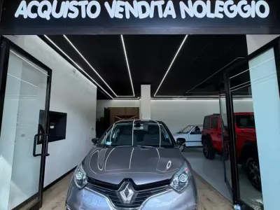 Usata Renault Captur 110 CV (80 kW) 2015 Argento SUV