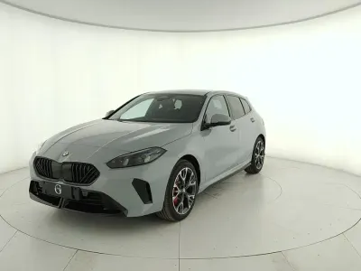 Nuova BMW 118 Performance 150 CV (110 kW) 2026 Grigio Utilitaria