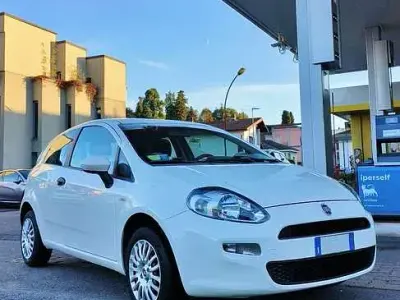 Usata Fiat Grande Punto S 77 CV (56 kW) 2012 Utilitaria