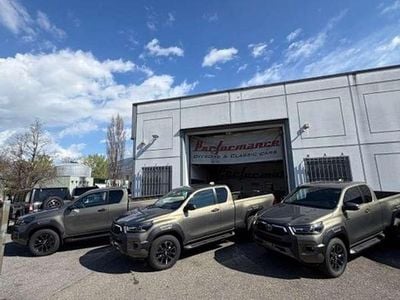 Nuova Toyota HiLux 204 CV (150 kW) 2025 Manga bronze Pick-up
