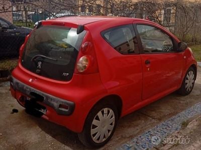 Usata Peugeot 107 Allure 68 CV (50 kW) 2008 Rosso Utilitaria