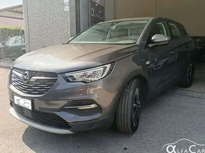 Usata Opel Grandland X Elegance 200 CV (147 kW) 2021 Moonstone grey SUV