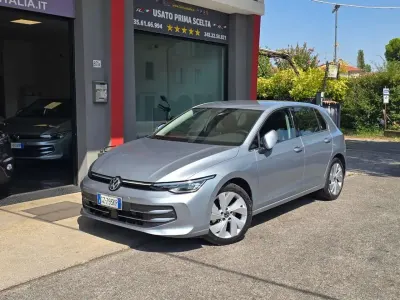 Usata VW Golf VIII Style 150 CV (110 kW) 2025 Dolomite silver Berlina