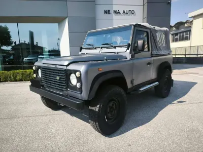 Usata Land Rover Defender 122 CV (89 kW) 2000 Grigio SUV