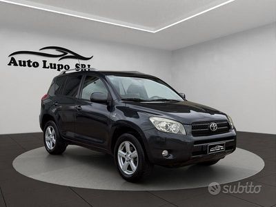 Usata Toyota RAV4 Luxury 136 CV (100 kW) 2006 Grigio SUV