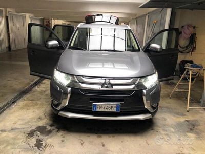 usata Mitsubishi Outlander 2.2 Instyle Plus Sda awd 7p. auto my17