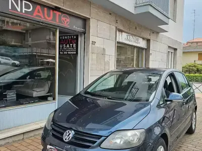 Usata VW Golf IV 115 CV (84 kW) 2005 Blu Berlina
