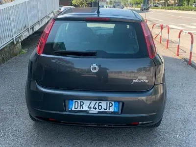 Usata Fiat Grande Punto 65 CV (47 kW) 2008 Grigio Utilitaria