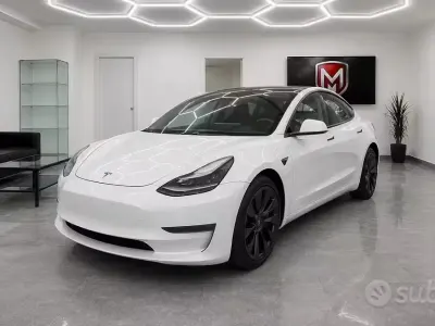 Begagnad Tesla Model 3 Long Range AWD 155 kW (211 HK) 2021 Vit Sedan