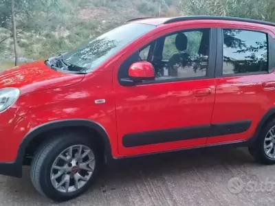 Usata Fiat Panda 4x4 95 CV (69 kW) 2016 Rosso Utilitaria