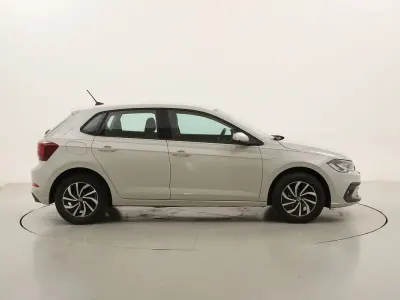 Usata VW Polo Life 95 CV (69 kW) 2023 Beigebeige Utilitaria