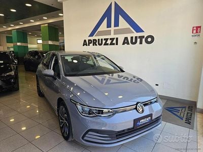 Usata VW Golf VIII Life 116 CV (85 kW) 2022 Grigio Berlina