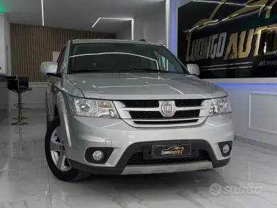 Usata Fiat Freemont 140 CV (102 kW) 2011 Grigio SUV