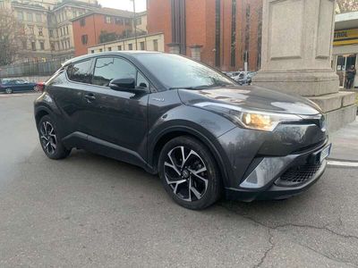 usata Toyota C-HR 1.8h Trend 2wd e-cvt