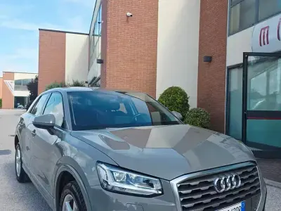 Usata Audi Q2 116 CV (85 kW) 2019 Grigio SUV