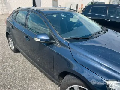 Occasion Volvo V40 115 ch (84 kW) 2015 Bleue Berline