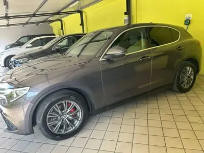 Usata Alfa Romeo Stelvio Executive 190 CV (139 kW) 2019 Grigio SUV
