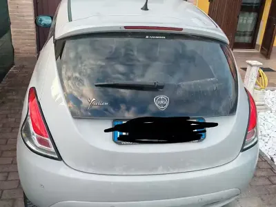 Gebraucht Lancia Ypsilon 69 PS (50 kW) 2018 Grau Kleinwagen