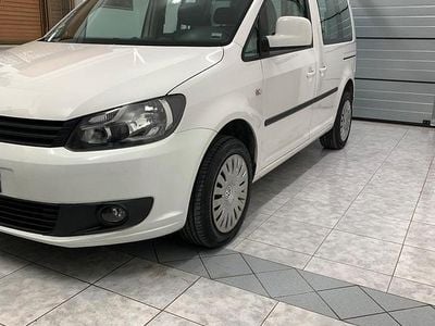 Begagnad VW Caddy 102 HK (75 kW) 2012 Minibuss