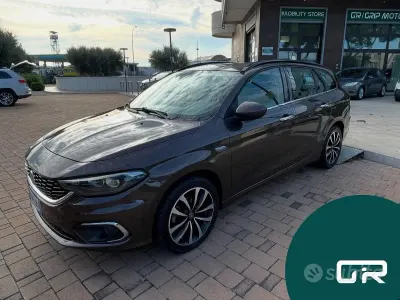Usata Fiat Tipo Lounge 120 CV (88 kW) 2019 Marrone Station wagon