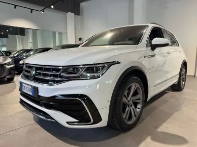Usata VW Tiguan R-line 150 CV (110 kW) 2023 Bianco SUV