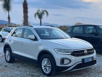 Usata VW T-Roc Style 150 CV (110 kW) 2023 Beige SUV