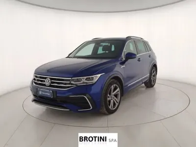 Usata VW Tiguan R-line 150 CV (110 kW) 2023 Blu/azzurro SUV