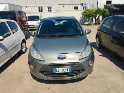 Usata Ford Ka 69 CV (50 kW) 2014 Grigio Berlina