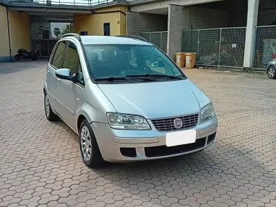 Usata Fiat Idea 77 CV (56 kW) 2010 Grigio Monovolume