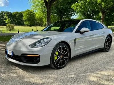Usata Porsche Panamera 441 CV (324 kW) 2020 Colore speciale, 4900 € Berlina