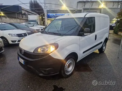 Begagnad Fiat Doblò Business 120 HK (88 kW) 2020 Vit Minibuss