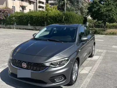 Usata Fiat Tipo 95 CV (69 kW) 2016 Grigio Berlina