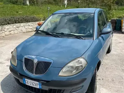 Begagnad Lancia Ypsilon 60 HK (44 kW) 2004 Halvkombi