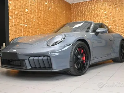 Nuova Porsche 911 Targa 4 541 CV (397 kW) 2026 Grigio Cabrio