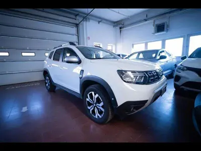 Usata Dacia Duster Prestige 150 CV (110 kW) 2022 Grigio chiaro SUV