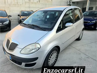 Usata Lancia Musa 90 CV (66 kW) 2007 Argento Monovolume