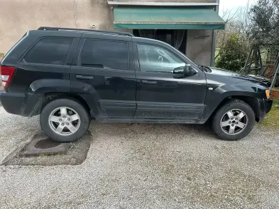 Usata Jeep Grand Cherokee 218 CV (160 kW) 2006 Nero SUV