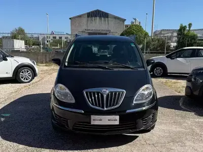Usata Lancia Musa 70 CV (51 kW) 2008 Viola Monovolume