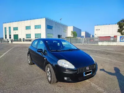 Usata Fiat Grande Punto 65 CV (47 kW) 2010 Nero Utilitaria