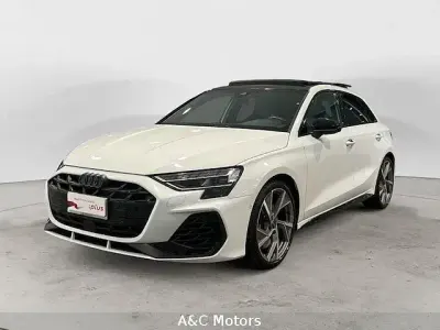 Usata Audi S3 Sport 333 CV (244 kW) 2024 Bianco ghiaccio metallizzato Berlina