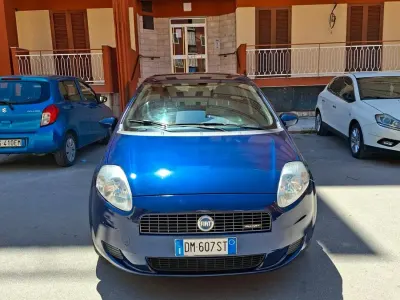 Usata Fiat Grande Punto Dynamic 75 CV (55 kW) 2008 Blu Utilitaria