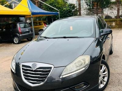 Usata Lancia Delta Gold 119 CV (87 kW) 2013 Grigio Utilitaria