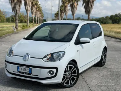 Usata VW up! 75 CV (55 kW) 2015 Bianco Utilitaria