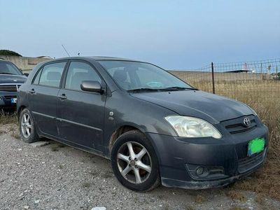 Usata Toyota Corolla 116 CV (85 kW) 2004 Grigio Utilitaria