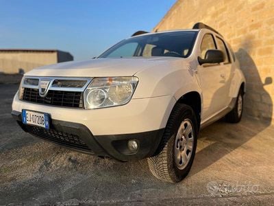 Usata Dacia Duster Lauréate 110 CV (80 kW) 2011 Bianco SUV