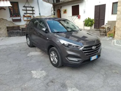 Usata Hyundai Tucson Comfort 113 CV (83 kW) 2016 Grigio SUV