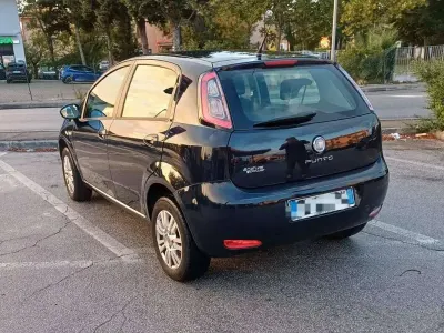 Usata Fiat Grande Punto 77 CV (56 kW) 2012 Blu/azzurro Utilitaria