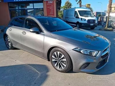 Usata Mercedes A180 Business 116 CV (85 kW) 2022 Grigio Berlina